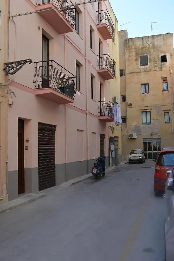 Al Civico 1 Apartments Trapani Italy